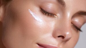 Pantenol (B5) za lice – benefiti, efekti i kome najviše odgovara